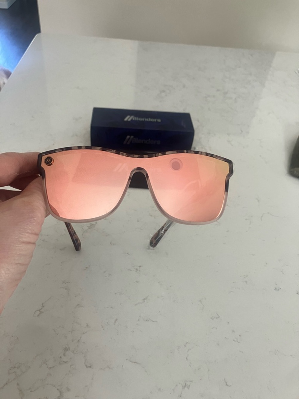 Blenders Polarized Shield Sunglasses Millenia - Lion Heart - Picture 2 of 4